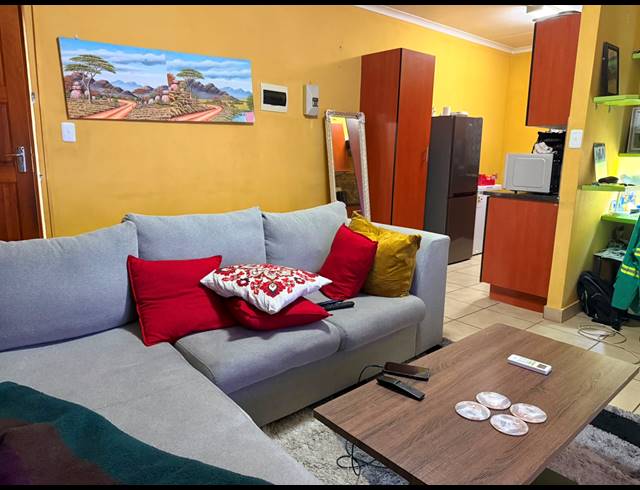 2 BEDROOM APARTMENT FOR SALE IN WATERVAL EAST